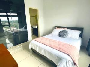 Φωτογραφία από το άλμπουμ του SG Residence Deluxe Family Suite Seaview 2Bedroom σε Kampong Tanjong +7 φωτογραφίες