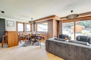 Posedenie v ubytovaní 4-room apartment with garden, gym and shared spa