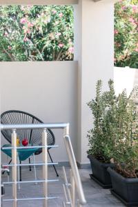 Zahrada ubytování Greek Sky - New modern apartment with shared pool