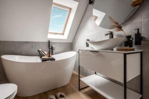 A bathroom at Rent like home - Zamoyskiego II