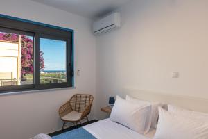 Postel nebo postele na pokoji v ubytování Greek Sky - New modern apartment with shared pool