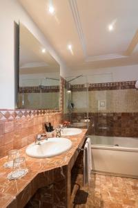 Kúpeľňa v ubytovaní Laguna Nivaria Hotel & Spa