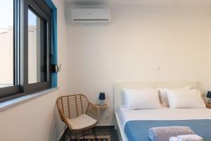 Postel nebo postele na pokoji v ubytování Greek Sky - New modern apartment with shared pool