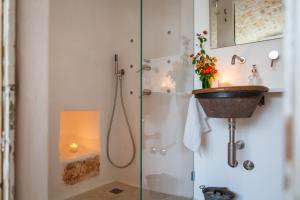 Uma casa de banho em Trulli 18cinquantanove