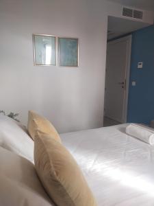 Cama o camas de una habitación en Punta Carnero Hotel singular