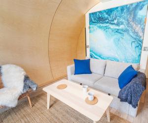 Posezení v ubytování Belmullet Glamping