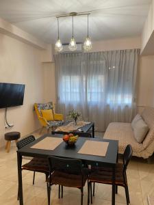 A television and/or entertainment centre at G&M Luxury Studios