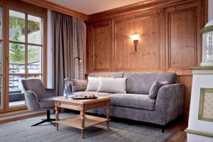 A seating area at Hotel Gletscherblick