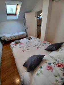 Posteľ alebo postele v izbe v ubytovaní Stunning new apartment in centre of Buzet