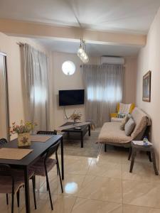 A television and/or entertainment centre at G&M Luxury Studios
