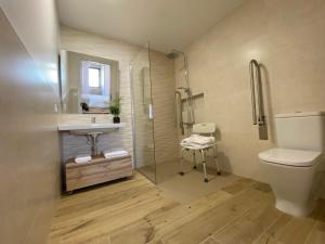 A bathroom at Morada Atlántica
