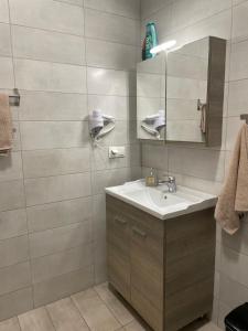 A bathroom at G&M Luxury Studios