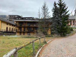 Budova, v ktorej sa apartmán nachádza