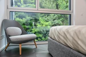 Uma área de estar em One Only Lake View Penthouse no01