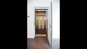 Imagem da galeria de One Only Lake View Penthouse no01 em Melide