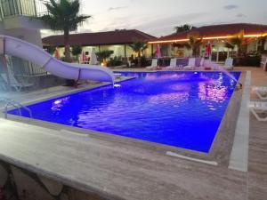 Bazén v ubytování Esmeralda Butik Hotel nebo v jeho okolí