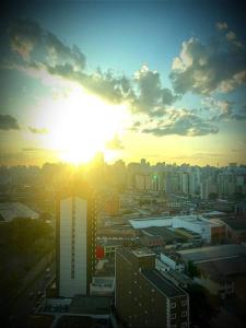 - Vistas a la ciudad y a la puesta de sol en Flat com a vista do por do sol., en Curitiba