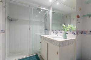 A bathroom at Atico Lujoso
