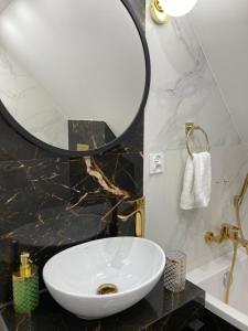 Łazienka w obiekcie Apartament BB I na Kiepury