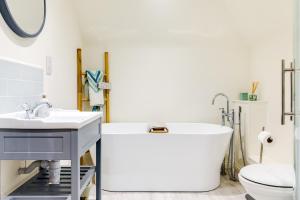 Koupelna v ubytování Goose Cottage - within the Helland Barton Farm collection + 16 fotografií