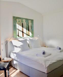 Postel nebo postele na pokoji v ubytování LASUITE Domaine Bertuli, heated Pool, Aircon + 37 fotografií