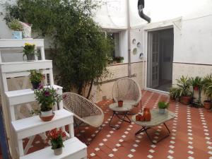A balcony or terrace at La Casa Jazmín