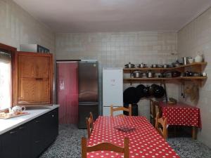 Kuchyň nebo kuchyňský kout v ubytování Casa Rural La Colina