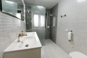 Kúpeľňa v ubytovaní Apartament KARO 1 Karkonosze + 15 fotografií