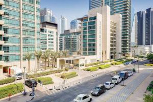 Nespecifikovaný výhled na destinaci Dubaj nebo výhled na město při pohledu z apartmánu