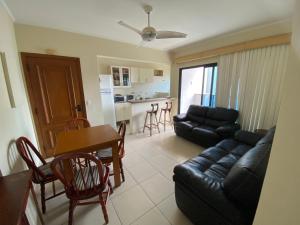 Χώρος καθιστικού στο Guarujá, Pintangueiras, Flat