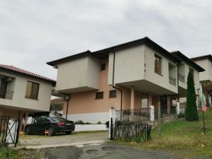 The building in which a vendégházakat is located