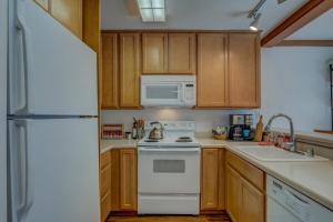 Gallery image of Granlibakken Gem - Unit 71 in Tahoe City +28 photos