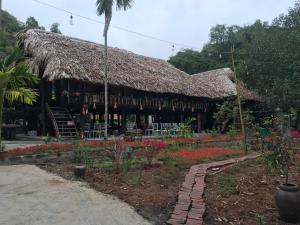 Gallery image of Bee lucky homestay in Cat Ba