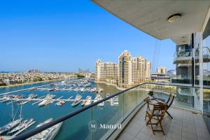 Balkón nebo terasa v ubytování Manzil - 3BR Luxury home with Harbour View in Oceana Pacific on Palm Jumeirah