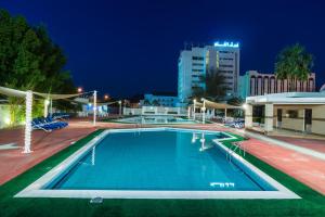 Piscina di Al Falaj Hotel o nelle vicinanze