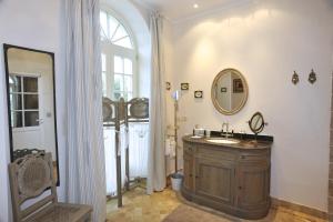 Bathroom sa L'Orangerie du Grand Jardin