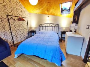 Un ou plusieurs lits dans un hébergement de l'établissement La Tanière, T2 duplex, centre Luchon, 4 personnes, wifi, 3ème étage