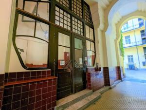Fotografia z galérie ubytovania Cute 1BR Apt in Central Budapest - Purple House v Budapešti