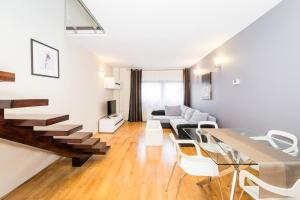 Posedenie v ubytovaní Radziwillowska Old Town Deluxe Apartment WAWELOFTS