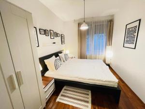 Posteľ alebo postele v izbe v ubytovaní Peony Székely Mihály Apartment - Free Garage