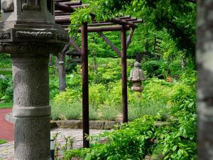 O grădină în afara Okujozankei Onsen Kasho Gyoen