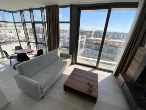 Χώρος καθιστικού στο Alya Rooms