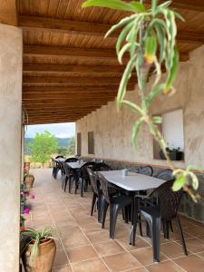 Zdjęcie z galerii obiektu CASA RURAL LA HOJA EL VALLE w mieście Valdecaballeros