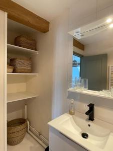 Kúpeľňa v ubytovaní Appartement cosy et lumineux au cœur de Montreuil