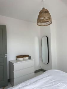 Posteľ alebo postele v izbe v ubytovaní Appartement cosy et lumineux au cœur de Montreuil