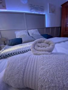 Letto o letti in una camera di Maestrale