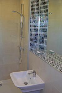 Koupelna v ubytování Hostal Avalon