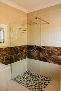 Ένα μπάνιο στο Gosheni Villas +31 φωτογραφίες