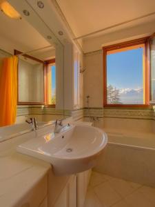 Kúpeľňa v ubytovaní Garden Villa Valentina