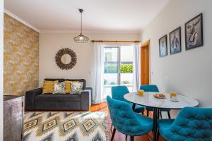 Posezení v ubytování Porto Moniz City Centre by Homie